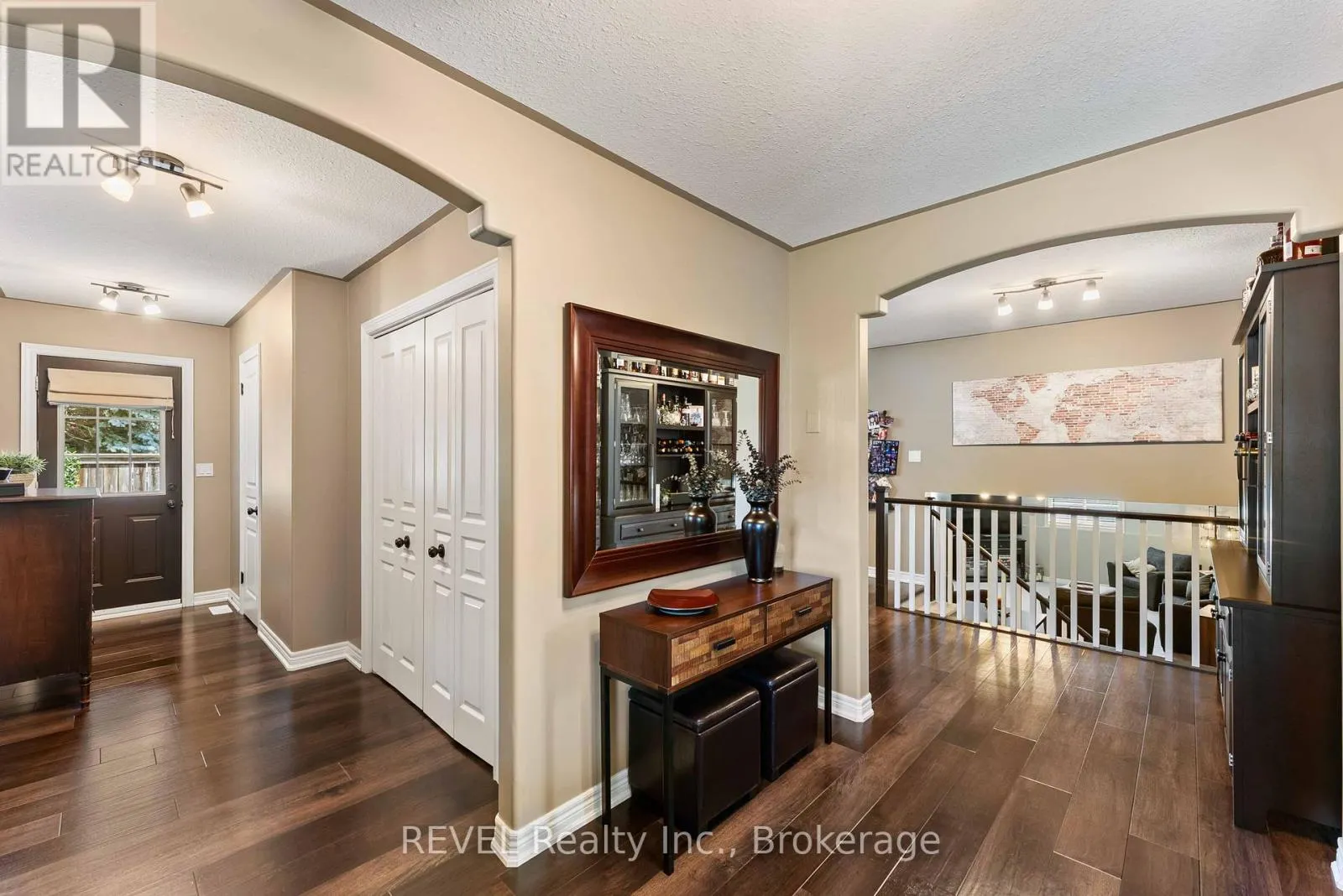 35 HUNTER DRIVE