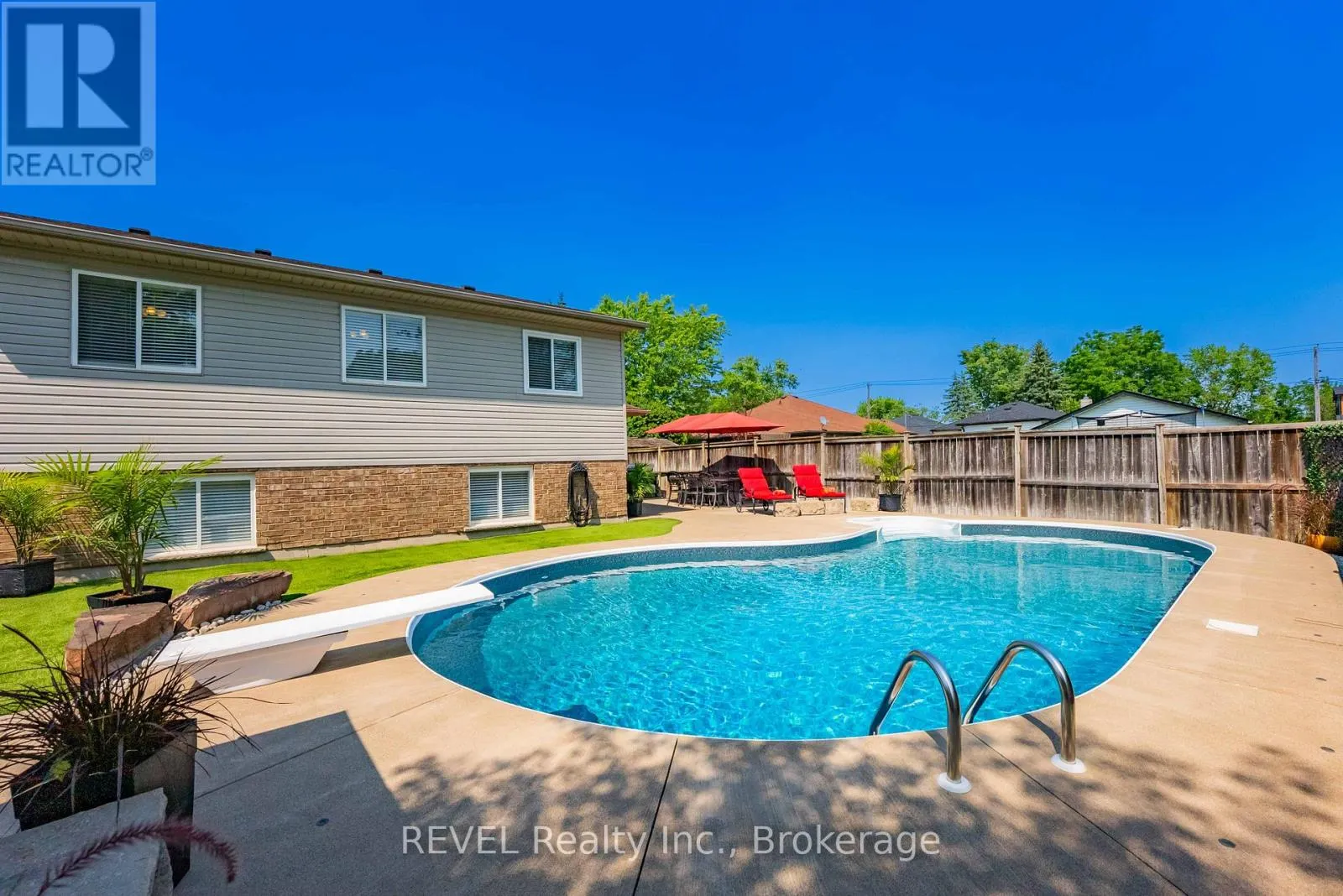 35 HUNTER DRIVE