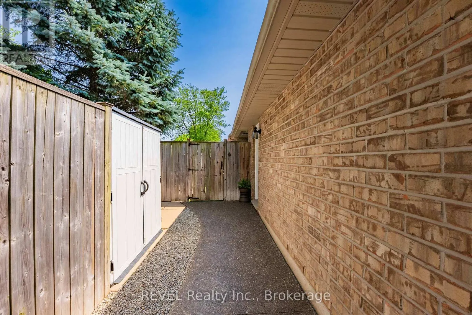 35 HUNTER DRIVE