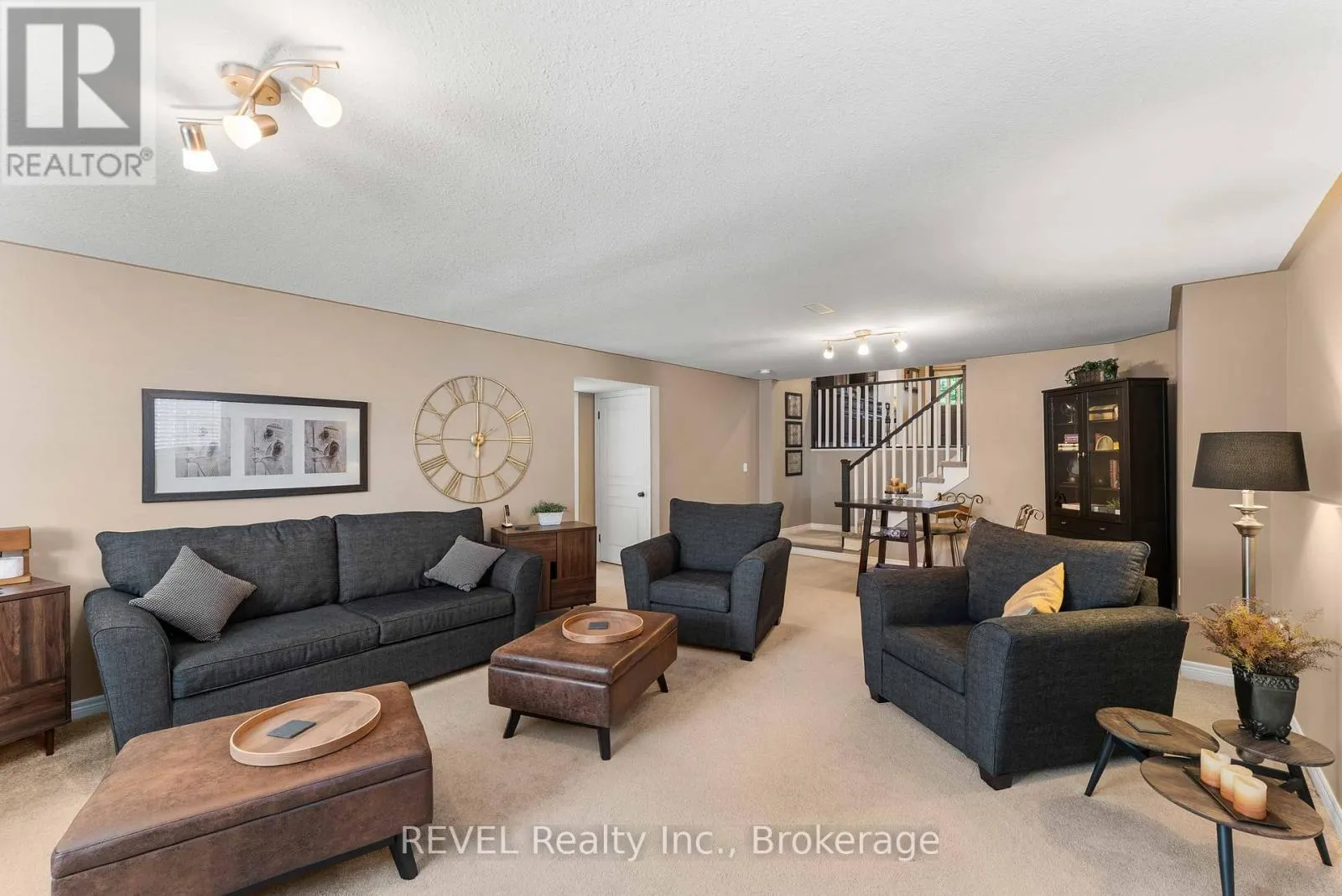 35 HUNTER DRIVE