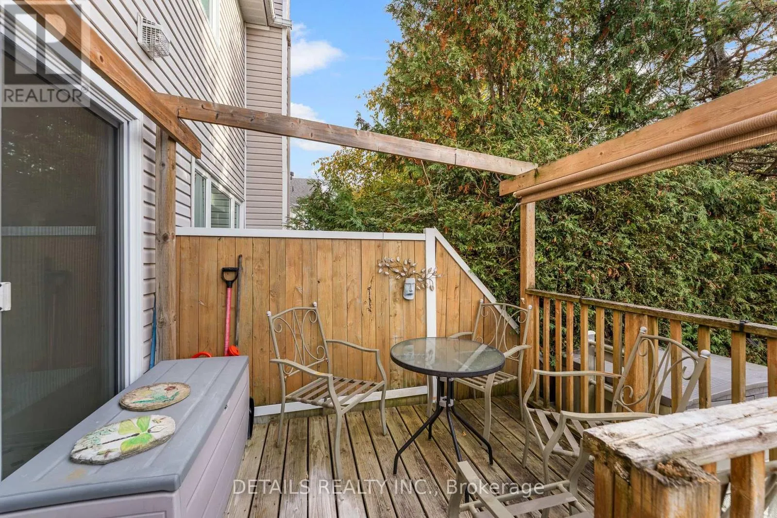 32 CROWNRIDGE DRIVE