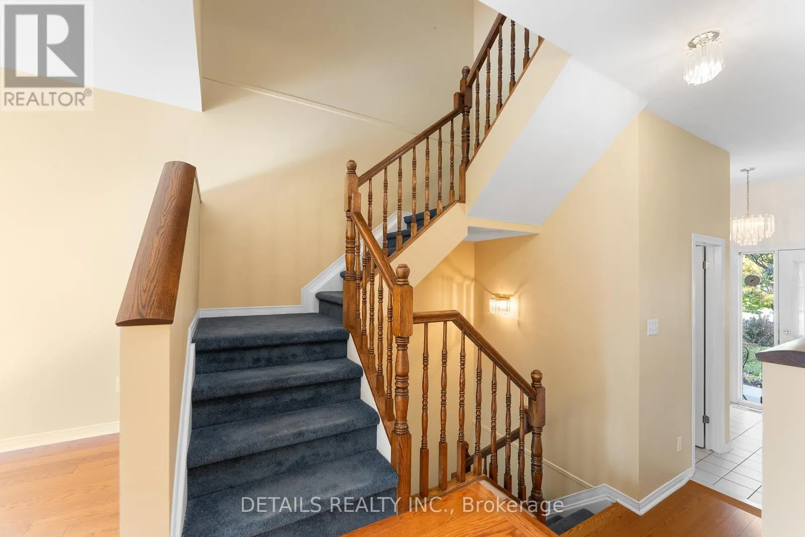 32 CROWNRIDGE DRIVE