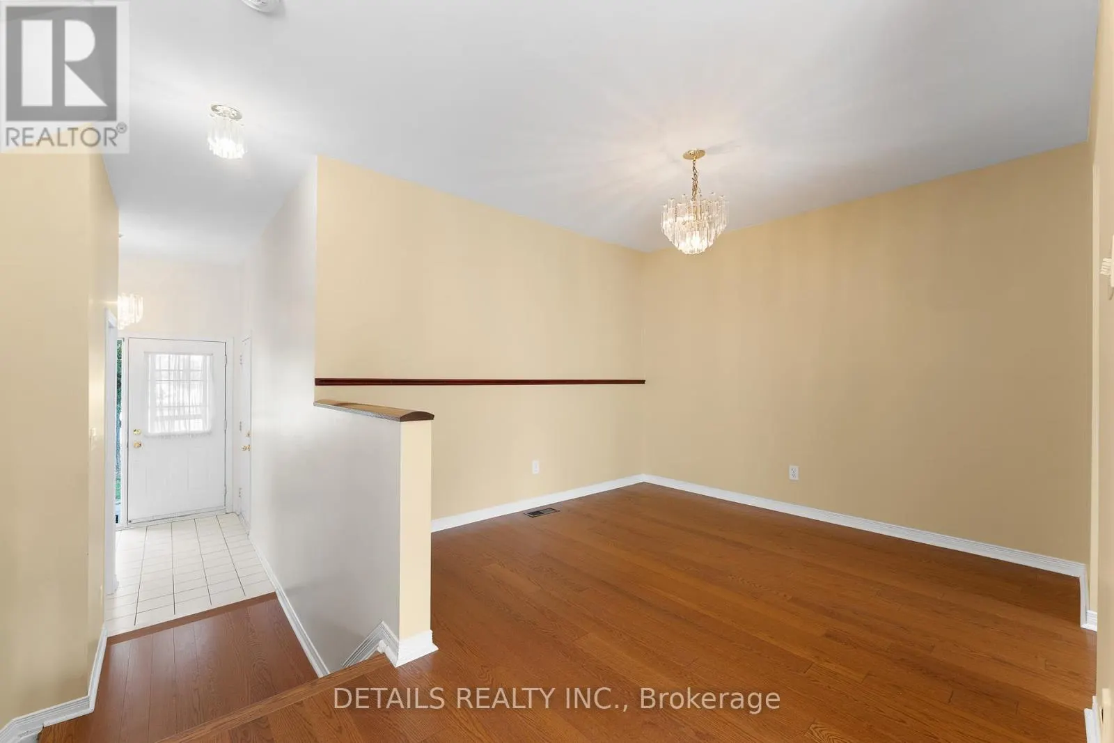 32 CROWNRIDGE DRIVE