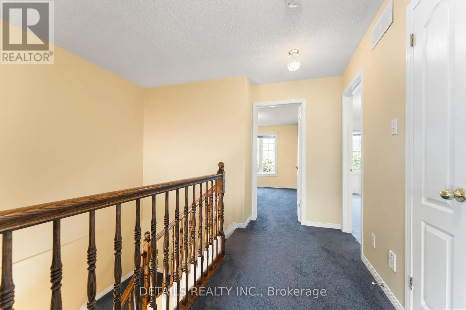 32 CROWNRIDGE DRIVE