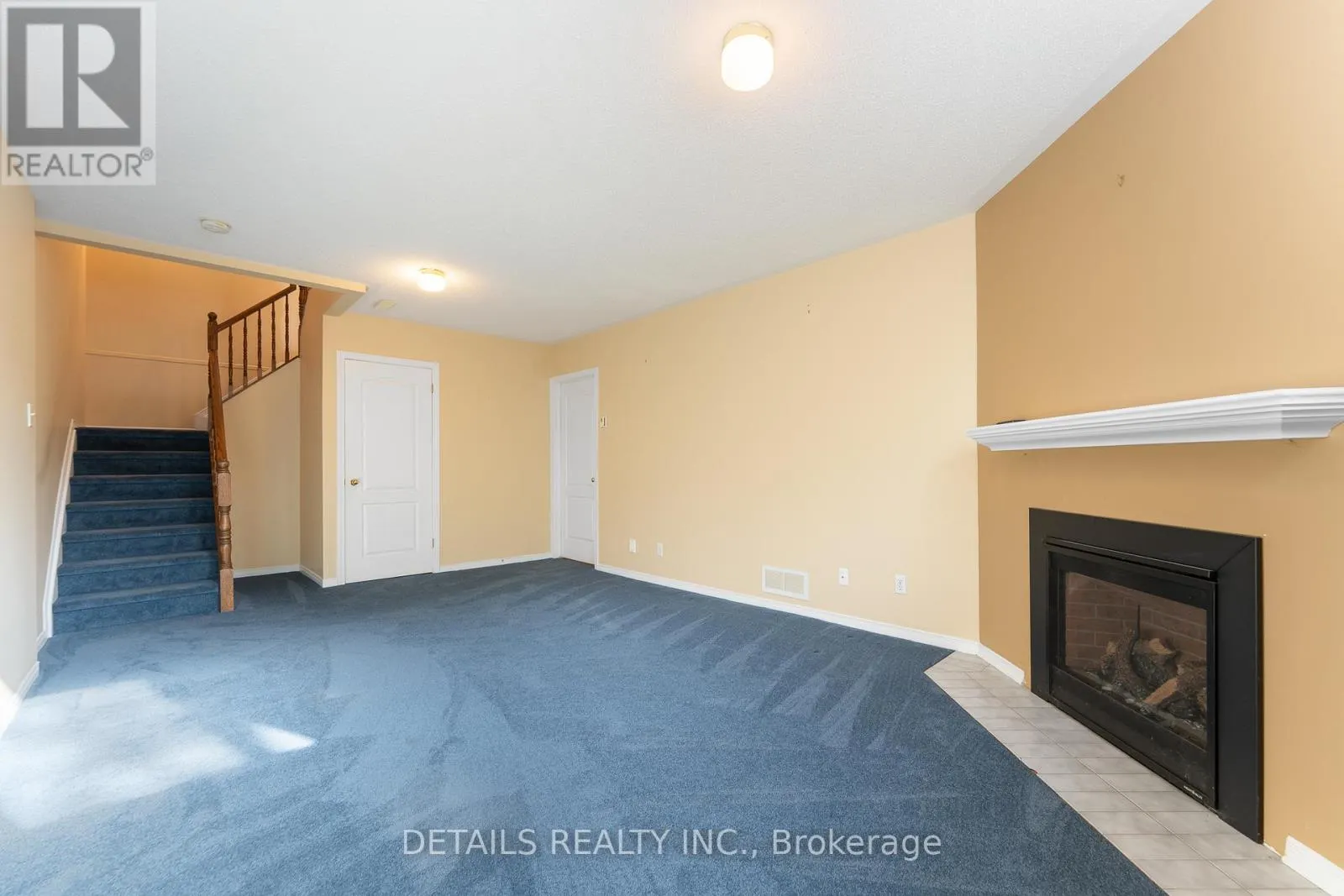 32 CROWNRIDGE DRIVE