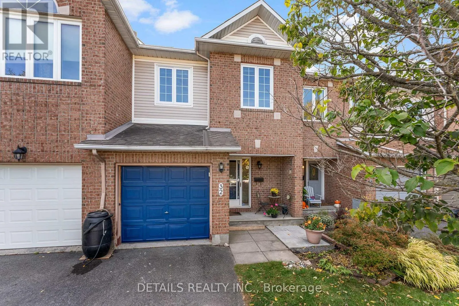 32 CROWNRIDGE DRIVE