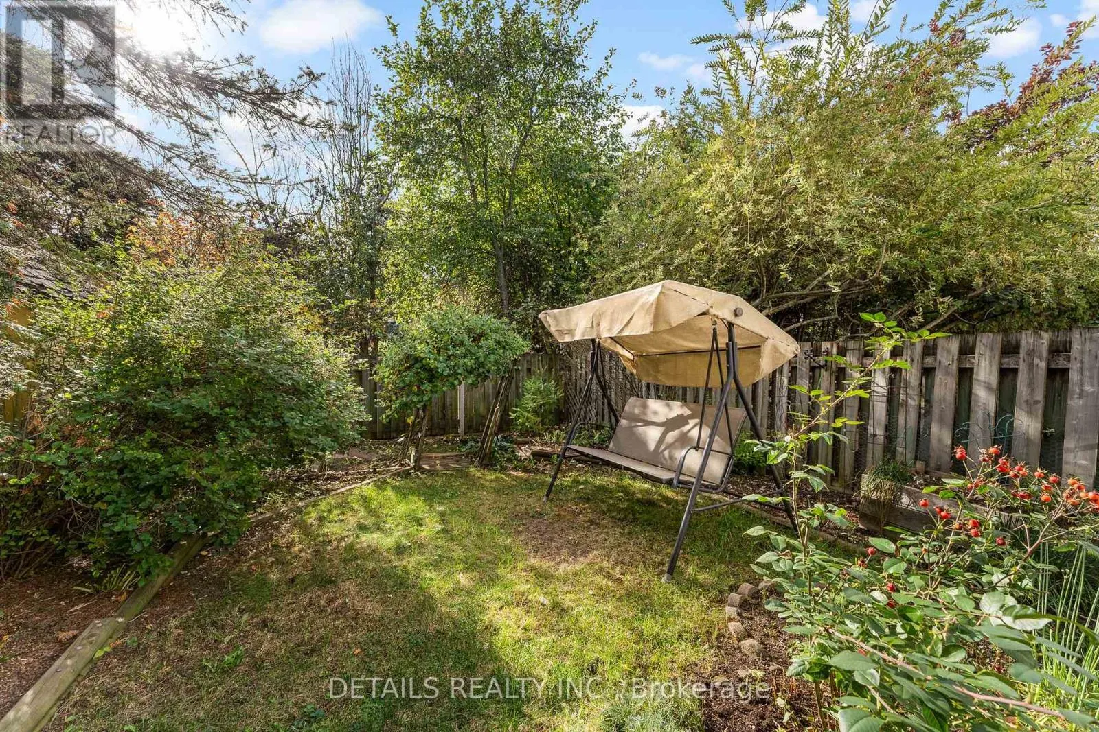 32 CROWNRIDGE DRIVE
