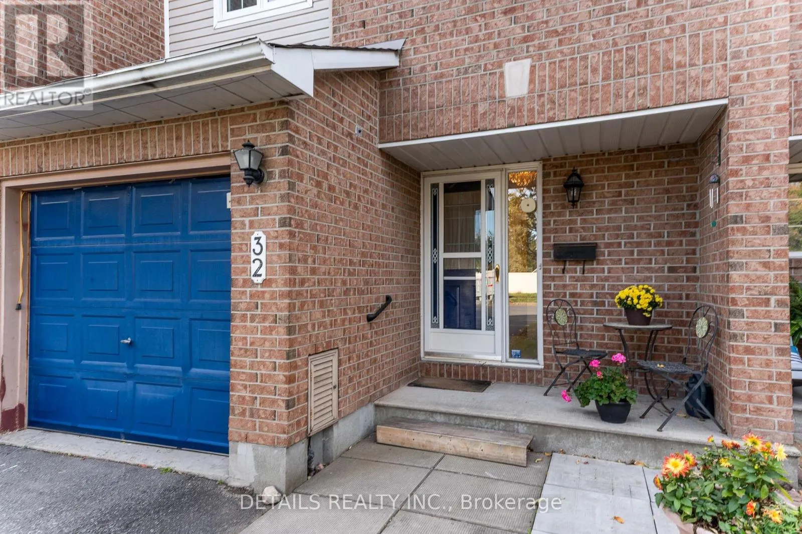 32 CROWNRIDGE DRIVE