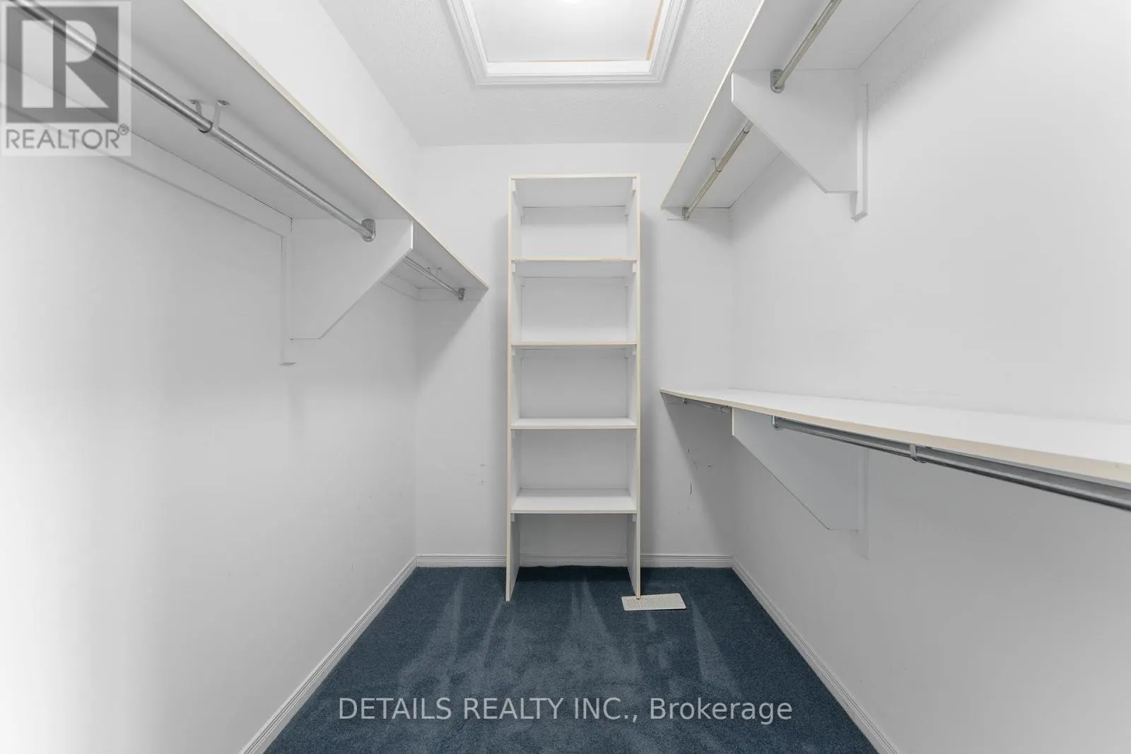32 CROWNRIDGE DRIVE