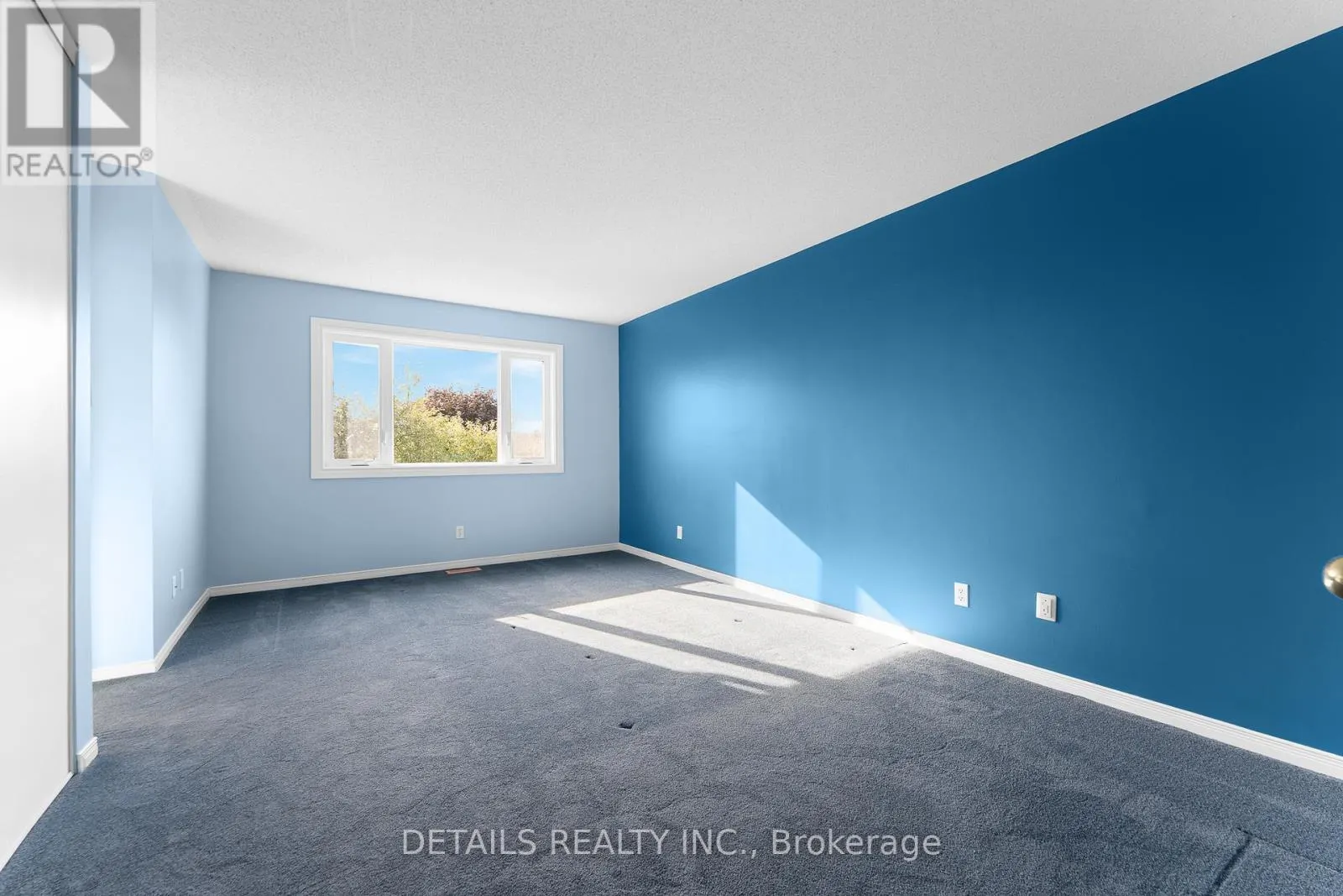 32 CROWNRIDGE DRIVE