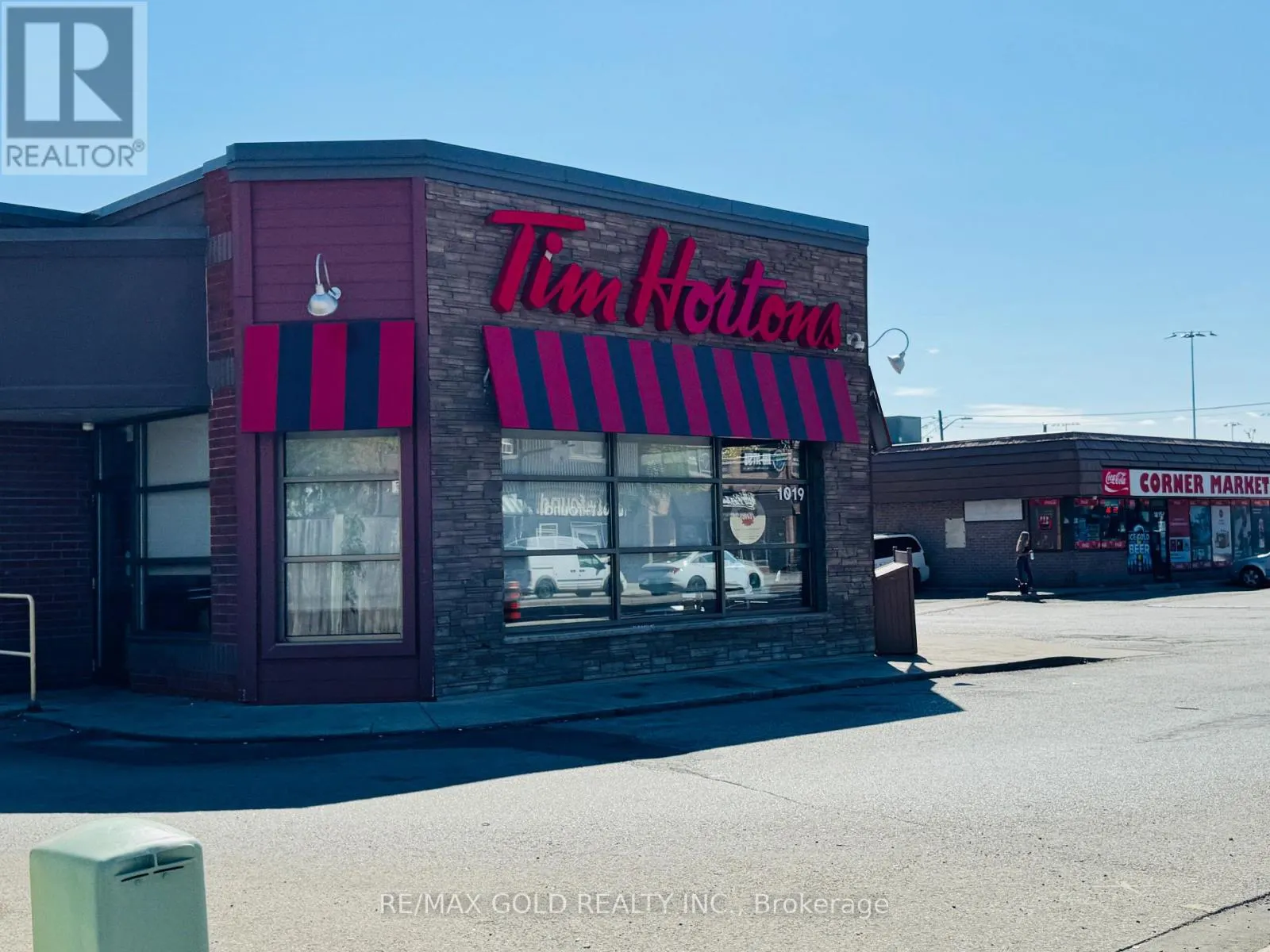 1042 DUNDAS STREET