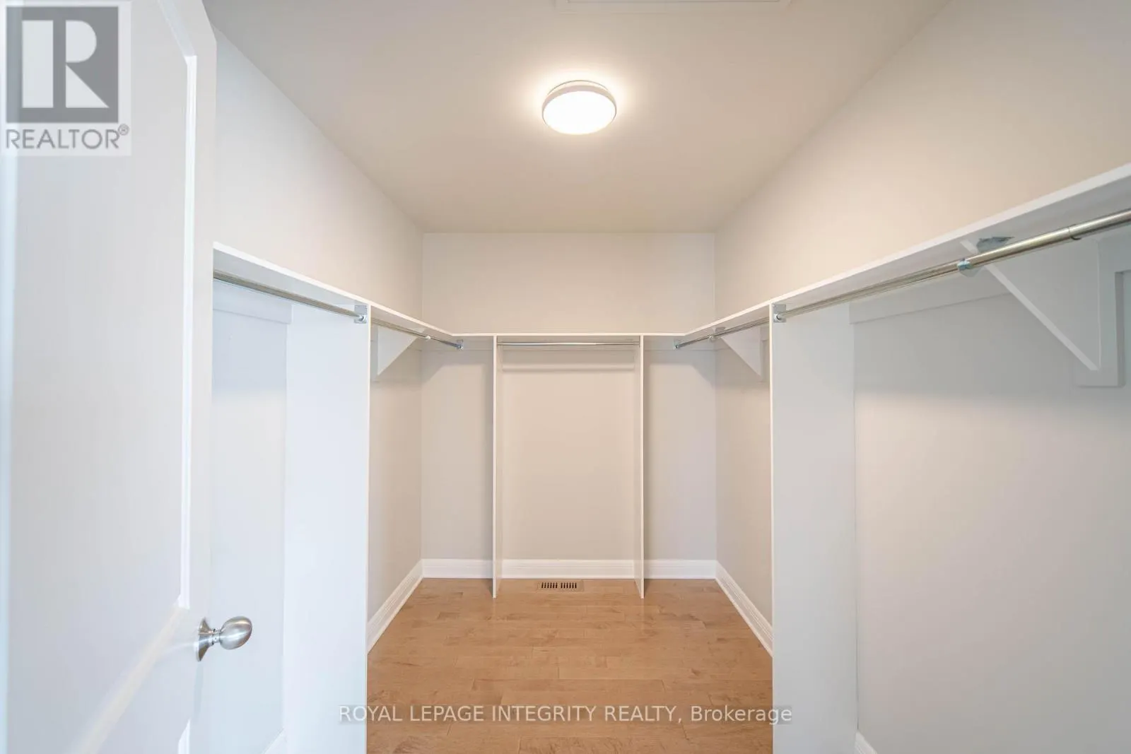 28 GREENSAND PLACE