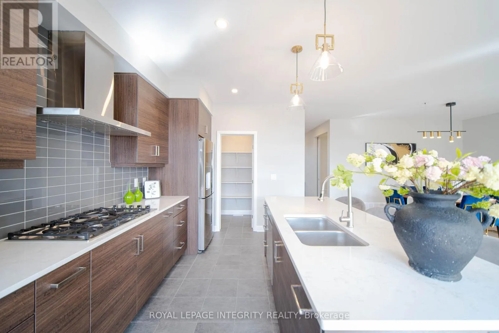 28 GREENSAND PLACE