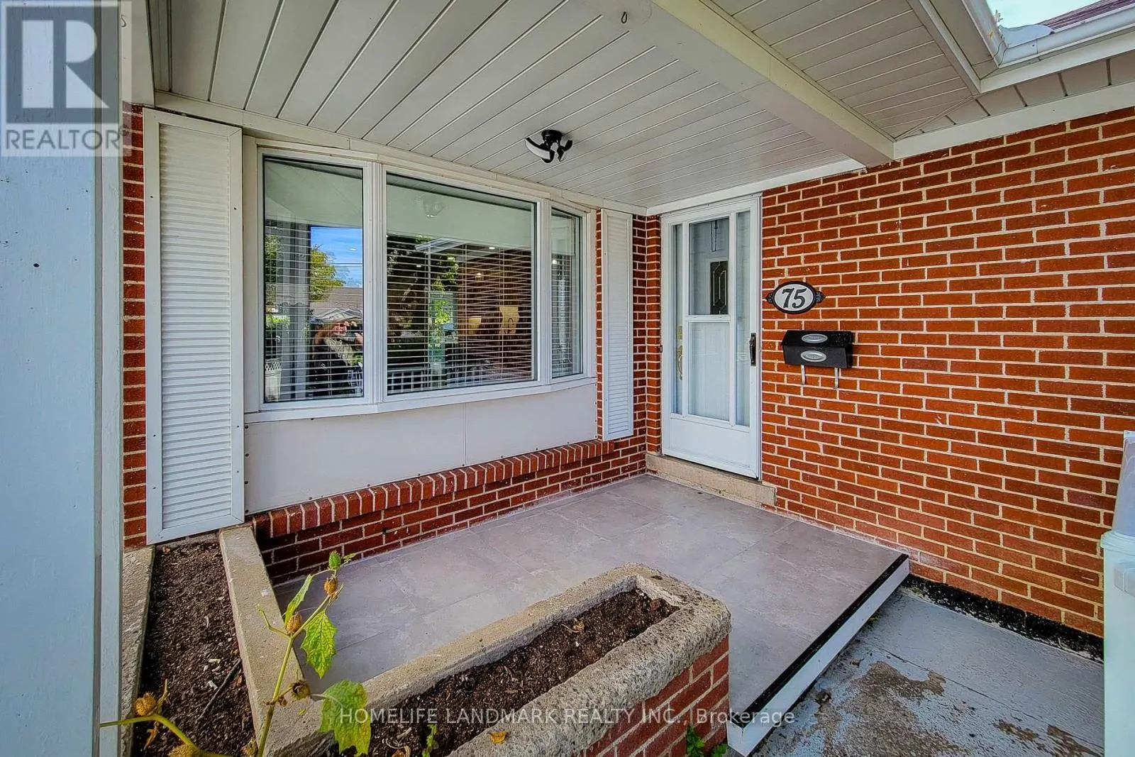 75 BAYVIEW DRIVE