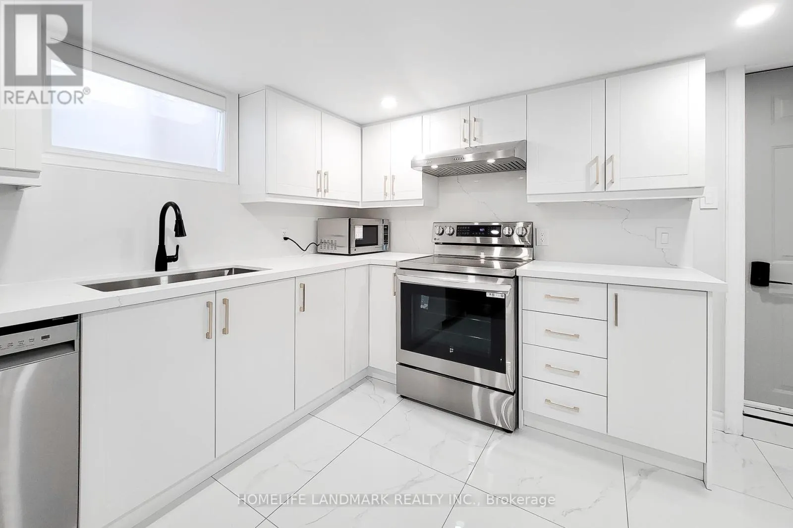 75 BAYVIEW DRIVE