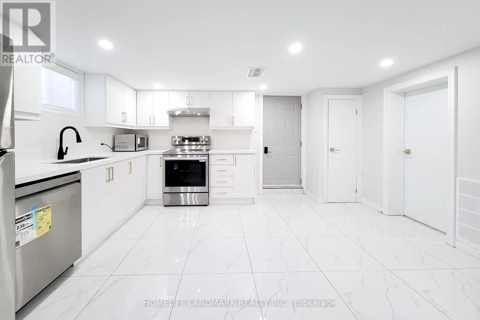 75 BAYVIEW DRIVE
