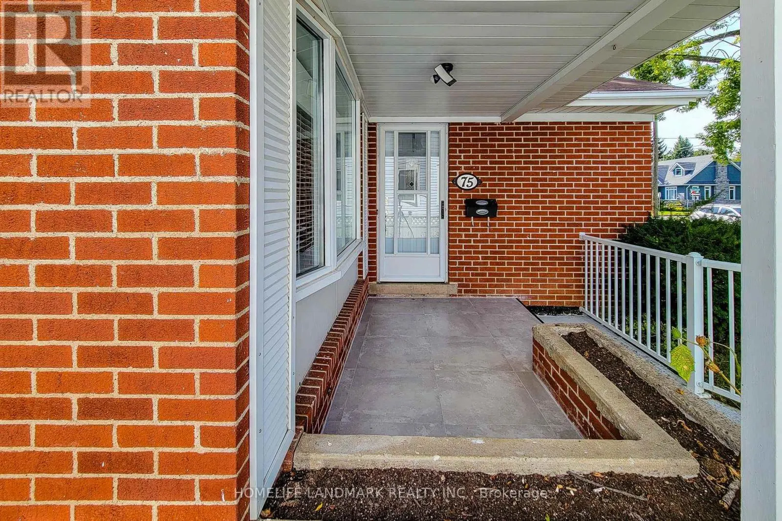 UPPER - 75 BAYVIEW DRIVE