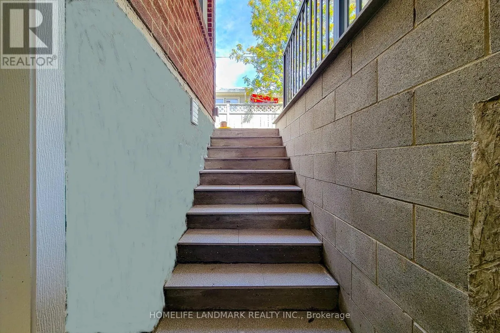 LOWER - 75 BAYVIEW DRIVE