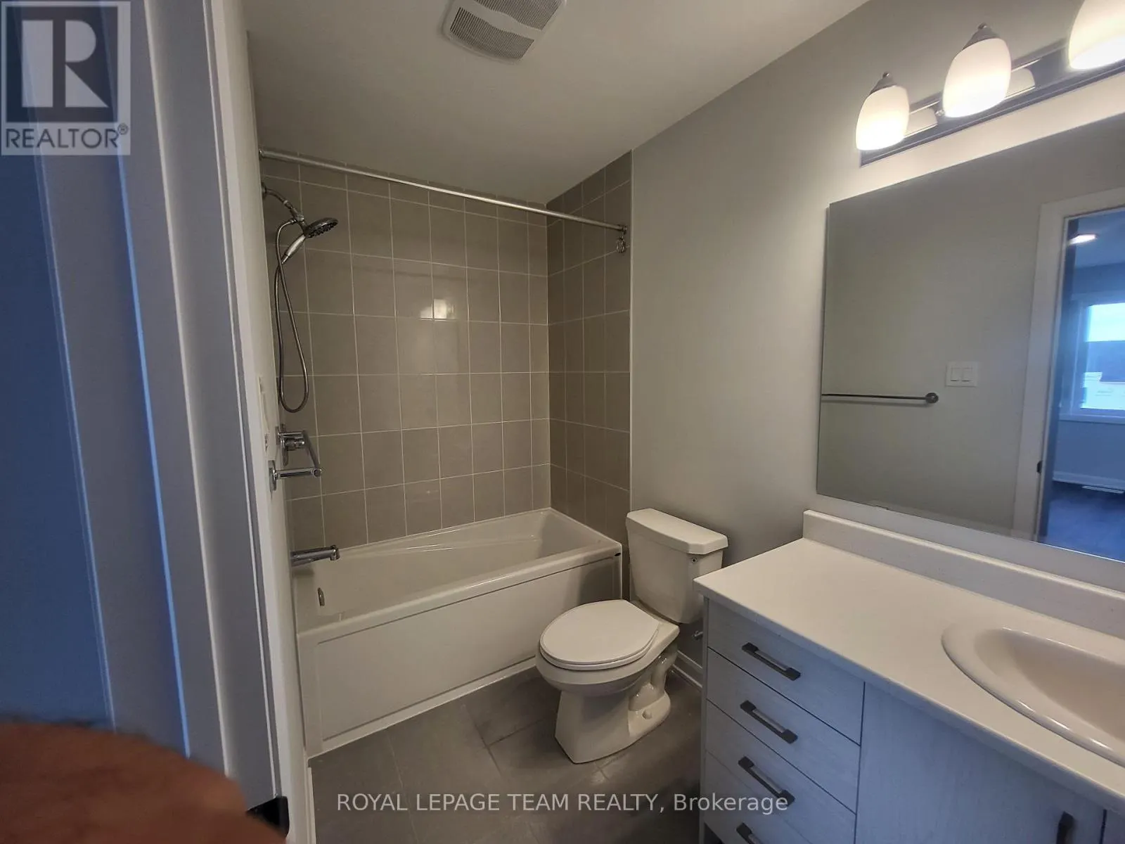 22 - 801 GLENROY GILBERT DRIVE