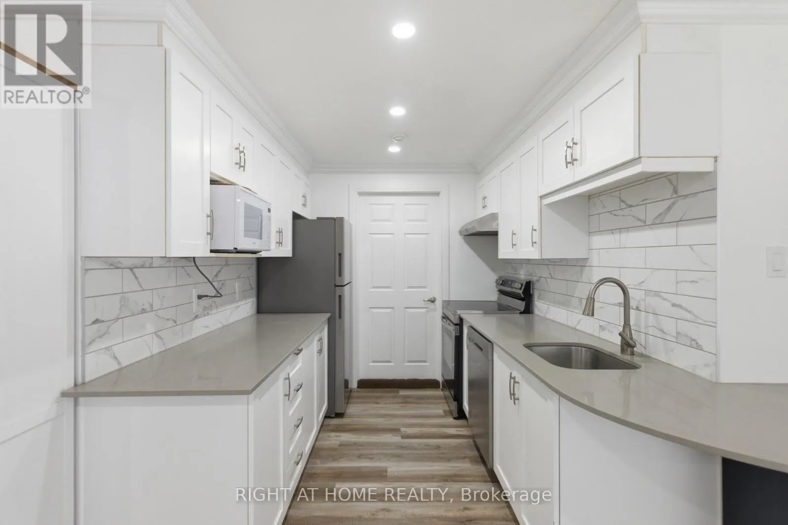 21 - 135 SPRINGFIELD ROAD