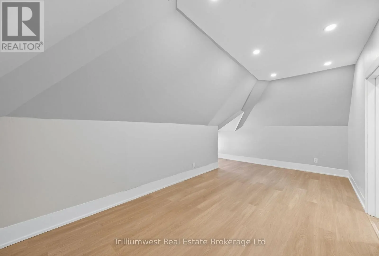 60 1/2 ST CATHARINE STREET