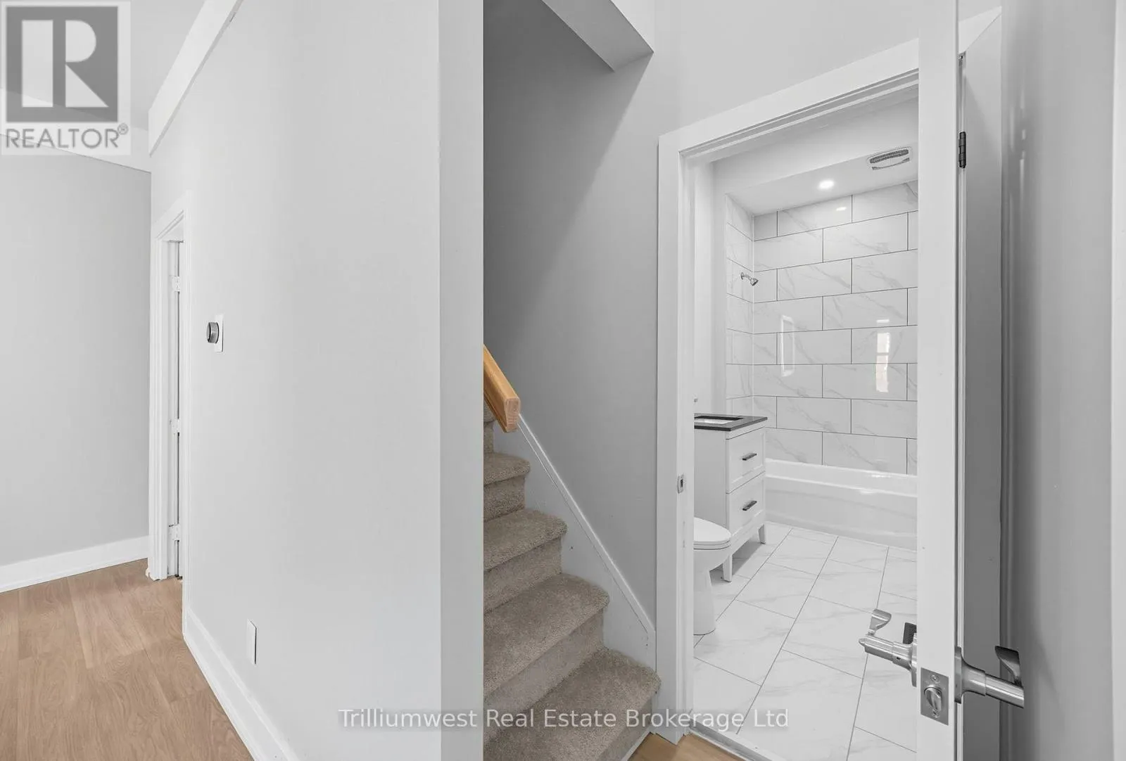 60 1/2 ST CATHARINE STREET