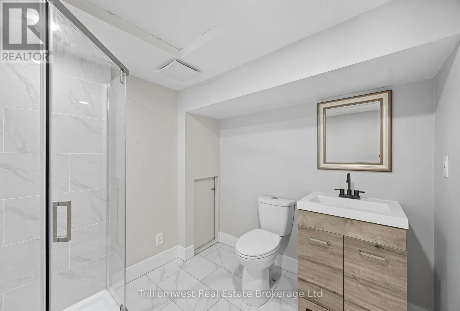 60 1/2 ST CATHARINE STREET