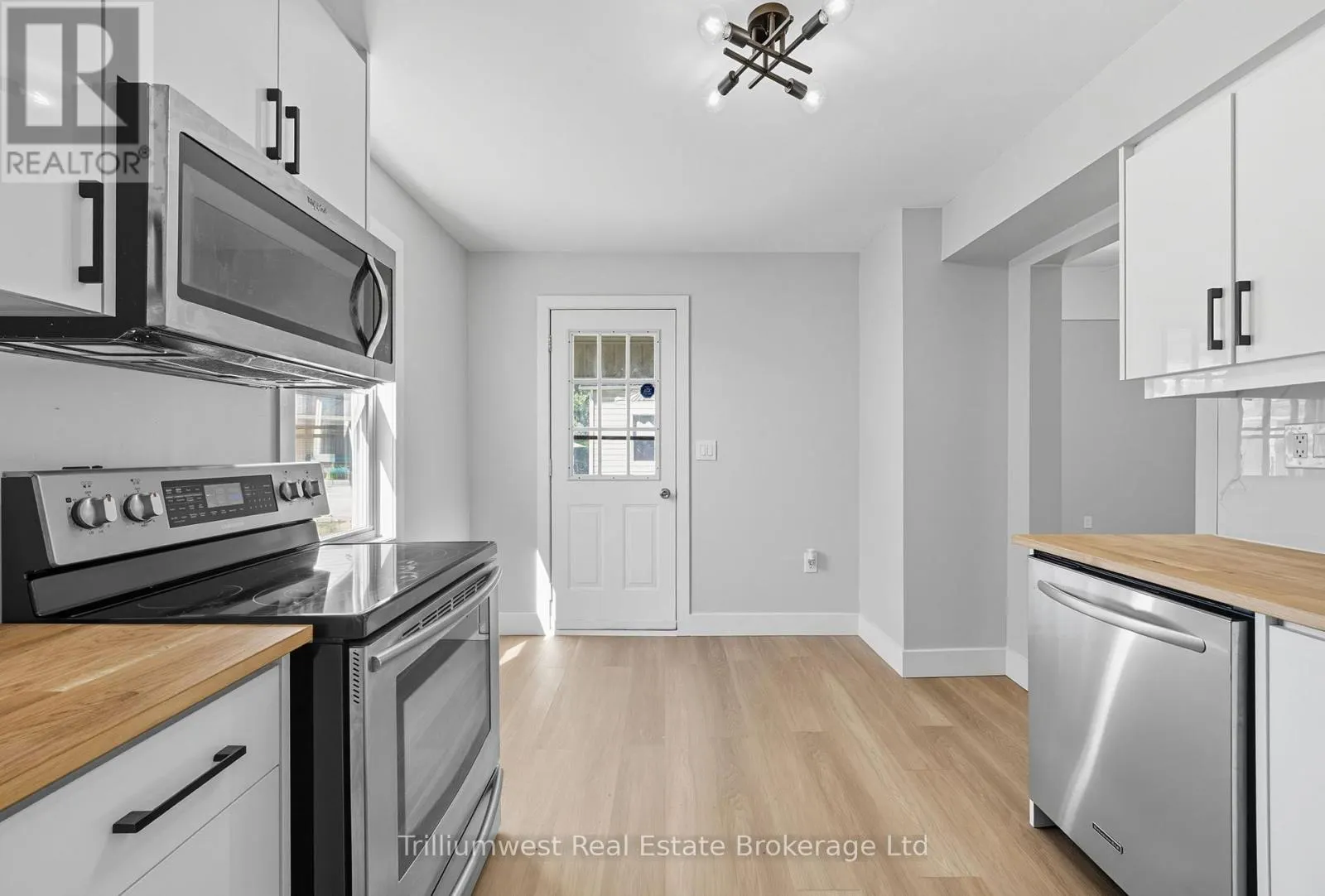 60 1/2 ST CATHARINE STREET