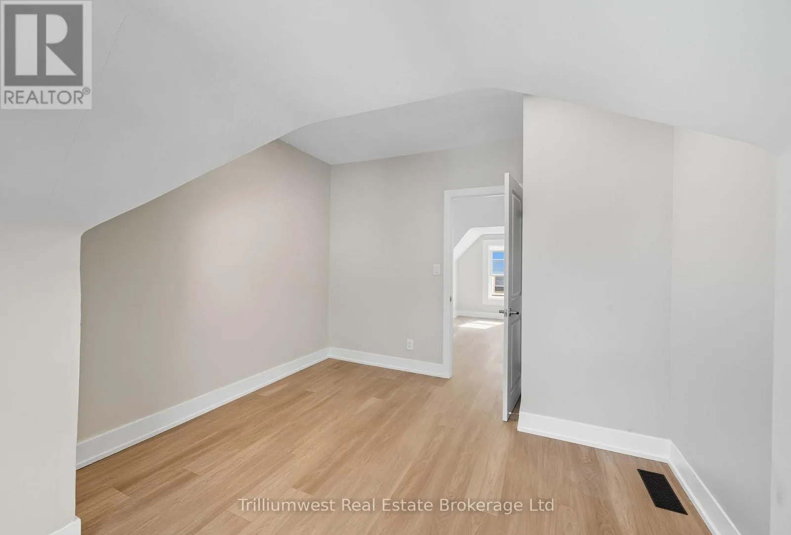 60 1/2 ST CATHARINE STREET