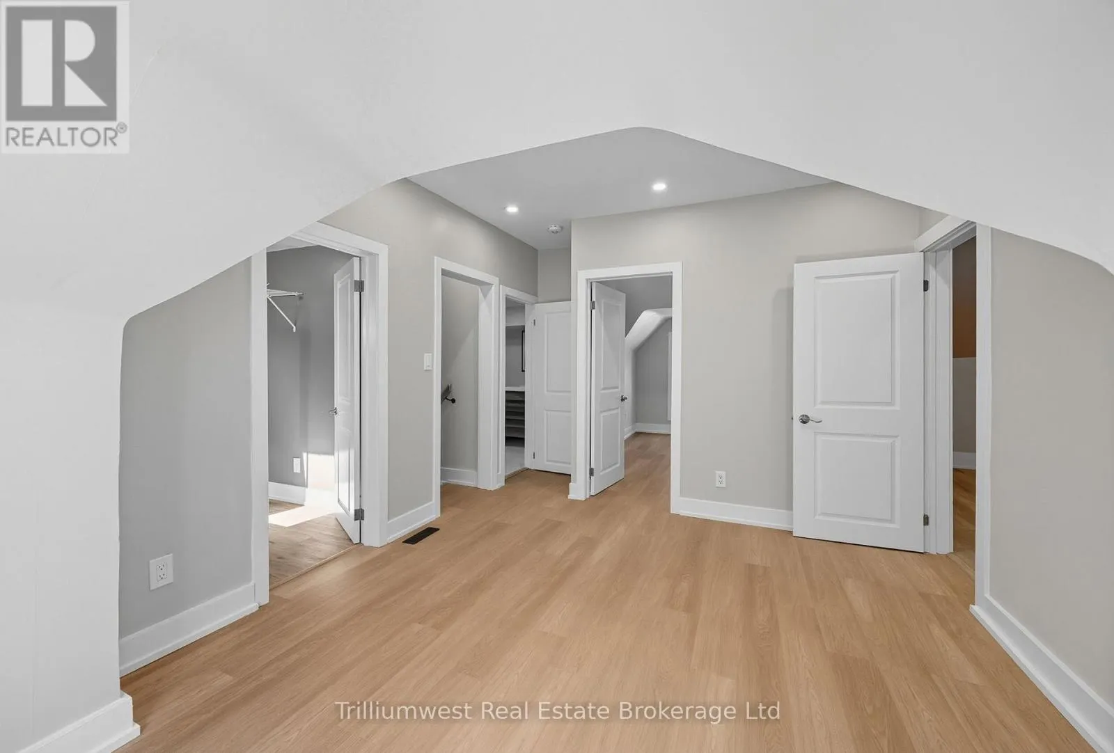 60 1/2 ST CATHARINE STREET