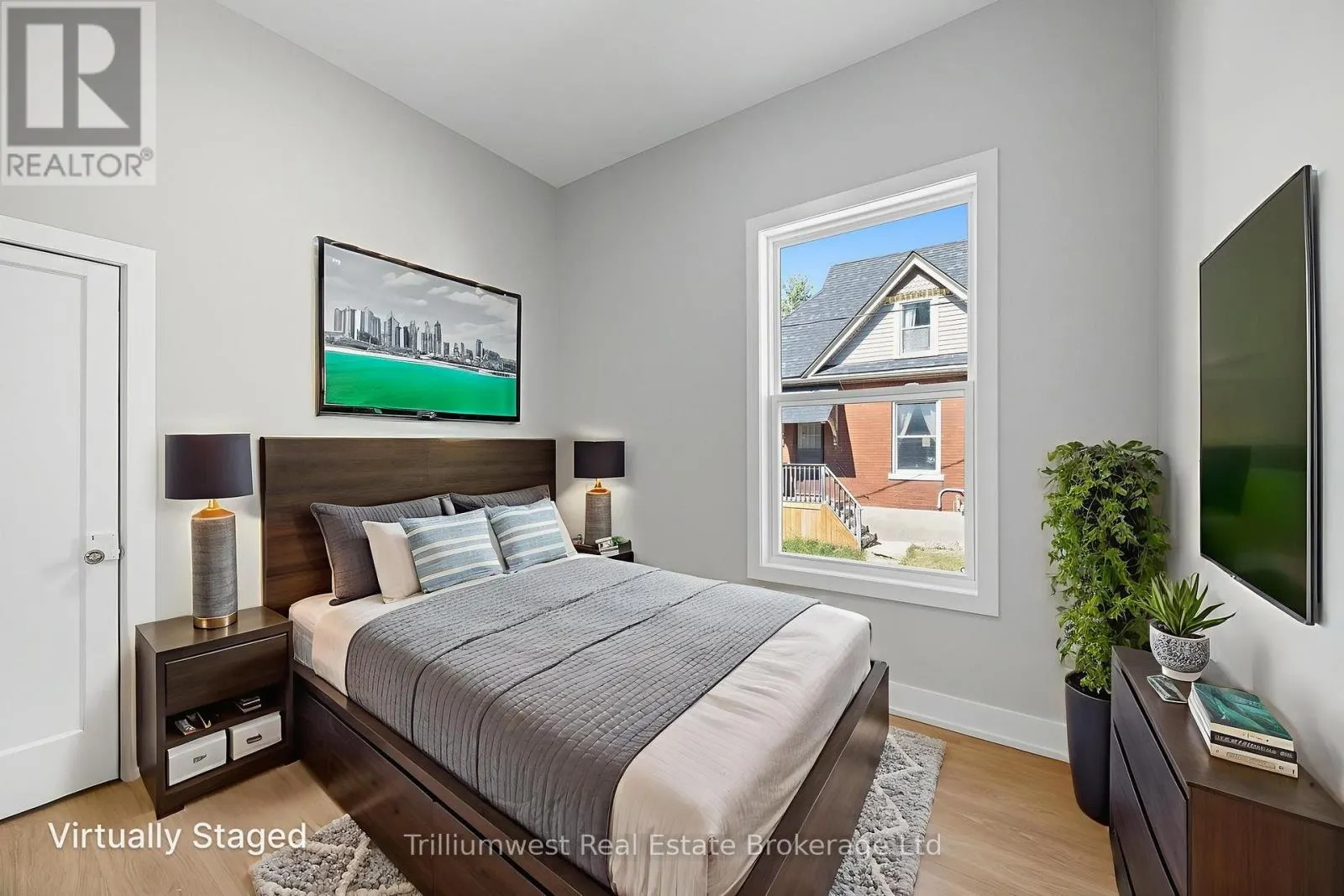 60 1/2 ST CATHARINE STREET