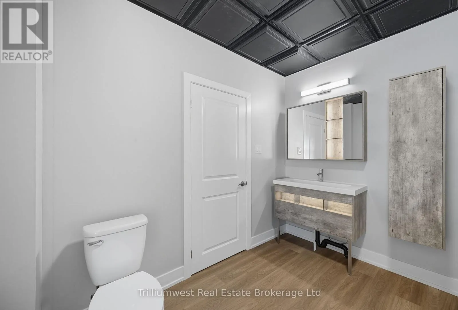 60 1/2 ST CATHARINE STREET