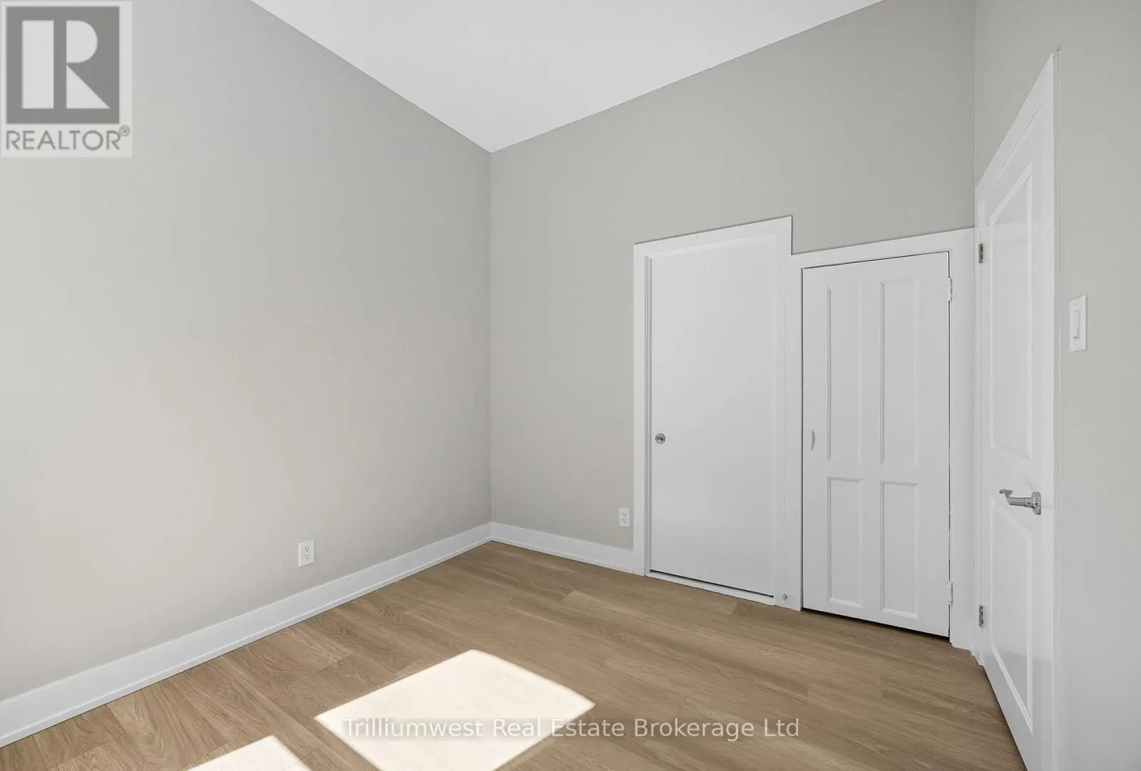 60 1/2 ST CATHARINE STREET