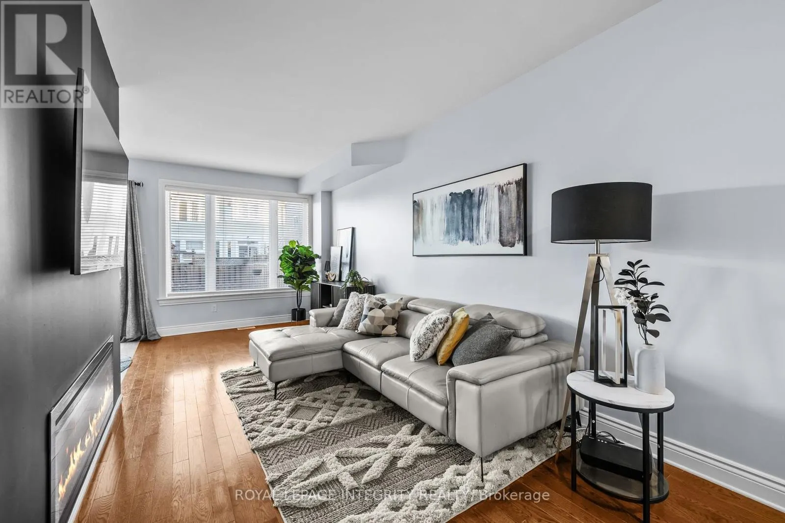 31 DESMOND TRUDEAU STREET