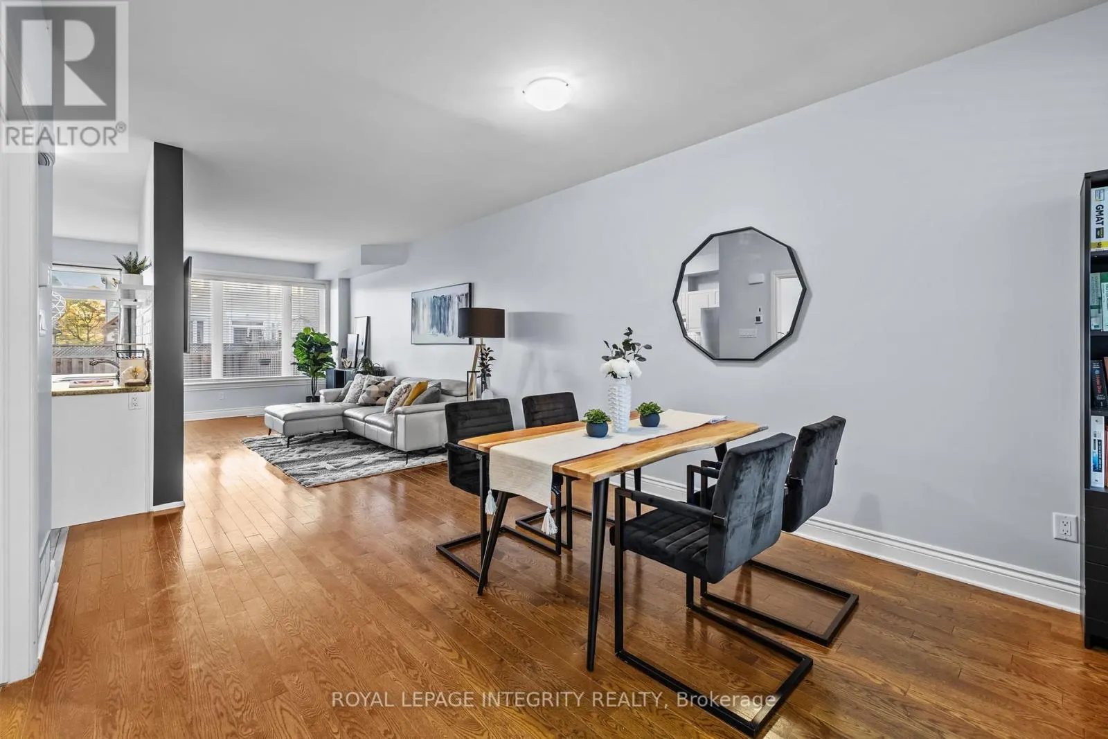 31 DESMOND TRUDEAU STREET
