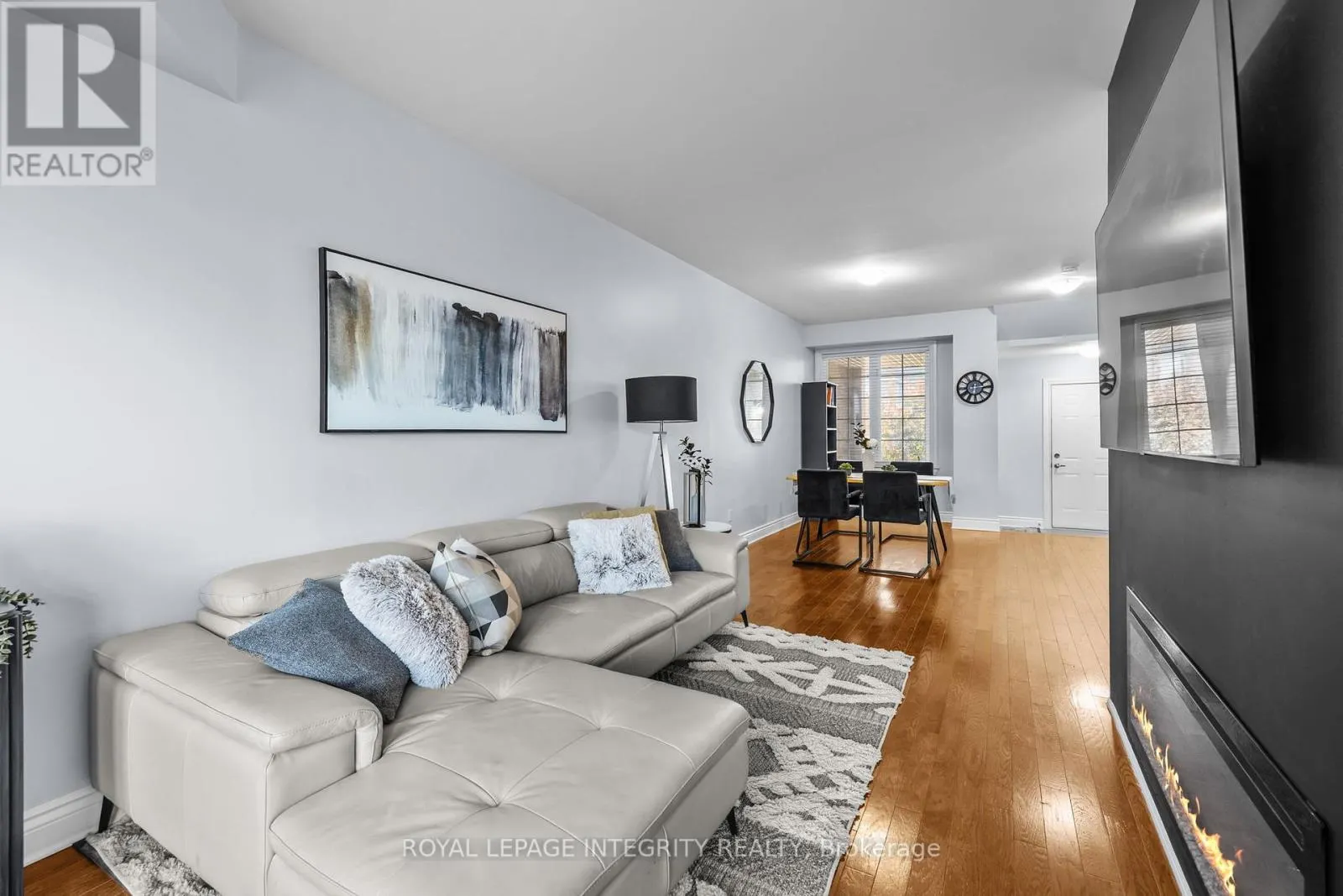 31 DESMOND TRUDEAU STREET