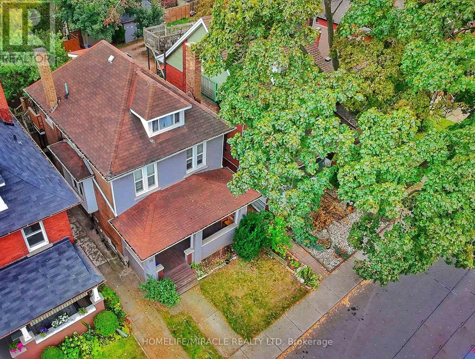 25 SPADINA AVENUE