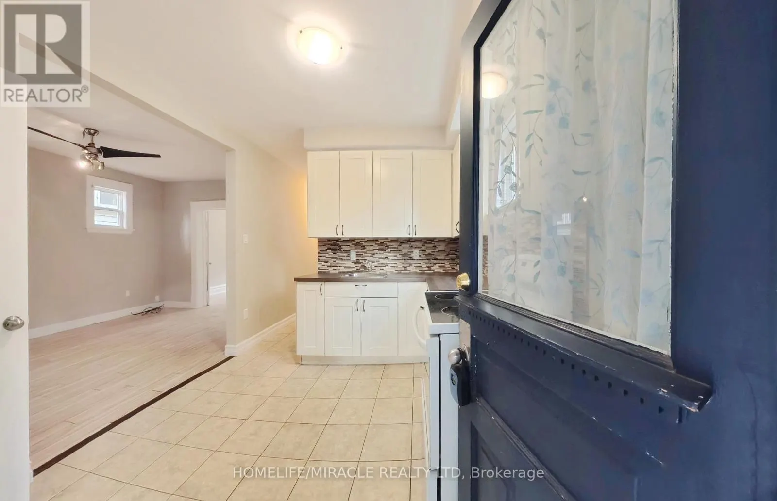 25 SPADINA AVENUE