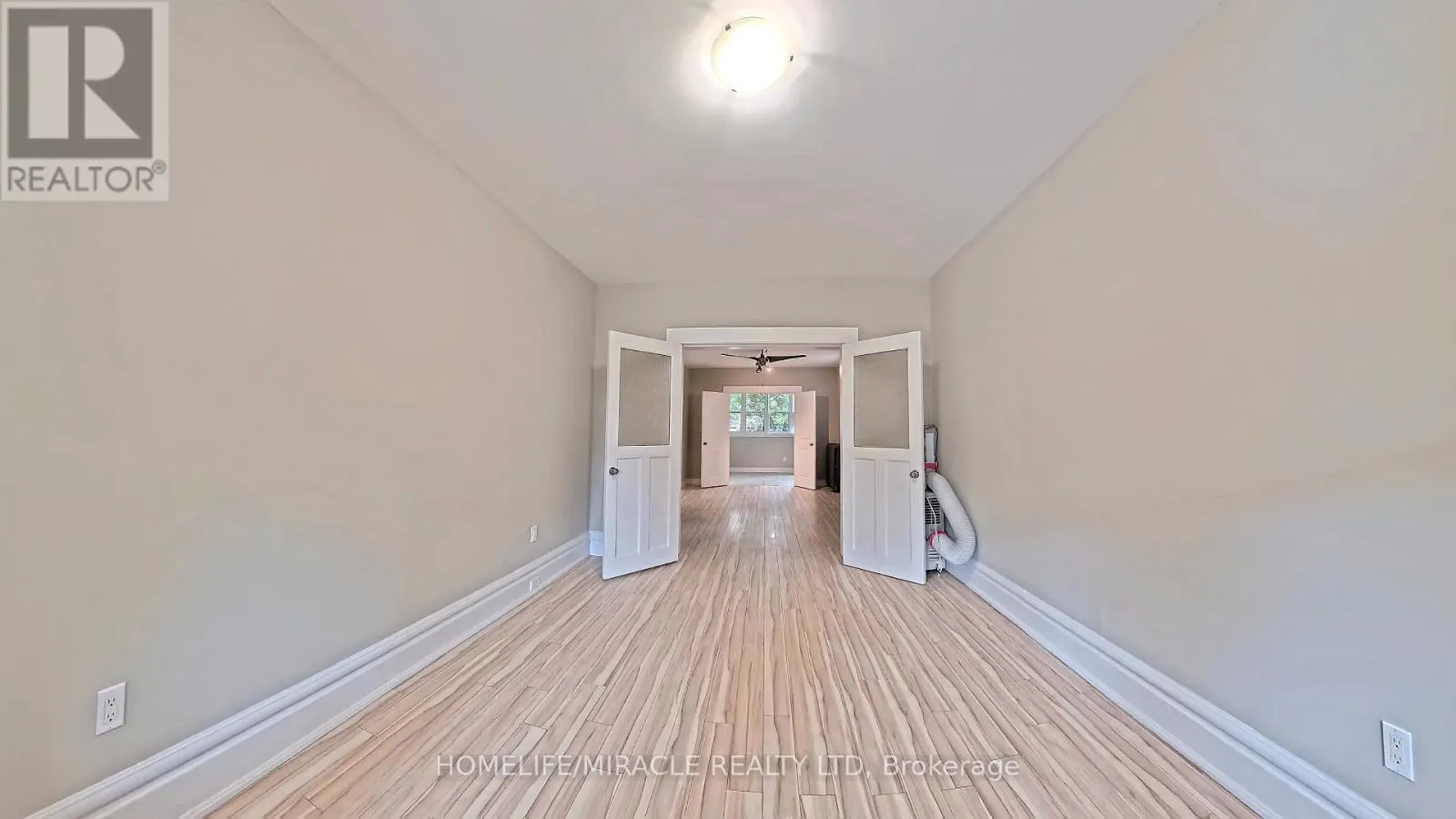25 SPADINA AVENUE
