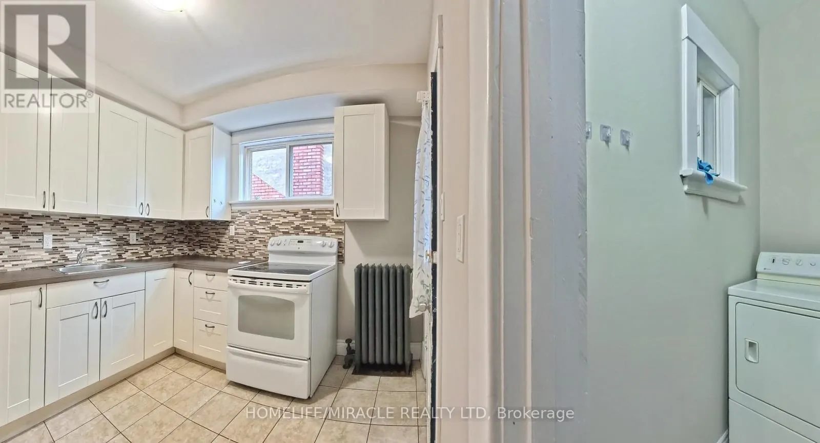 25 SPADINA AVENUE