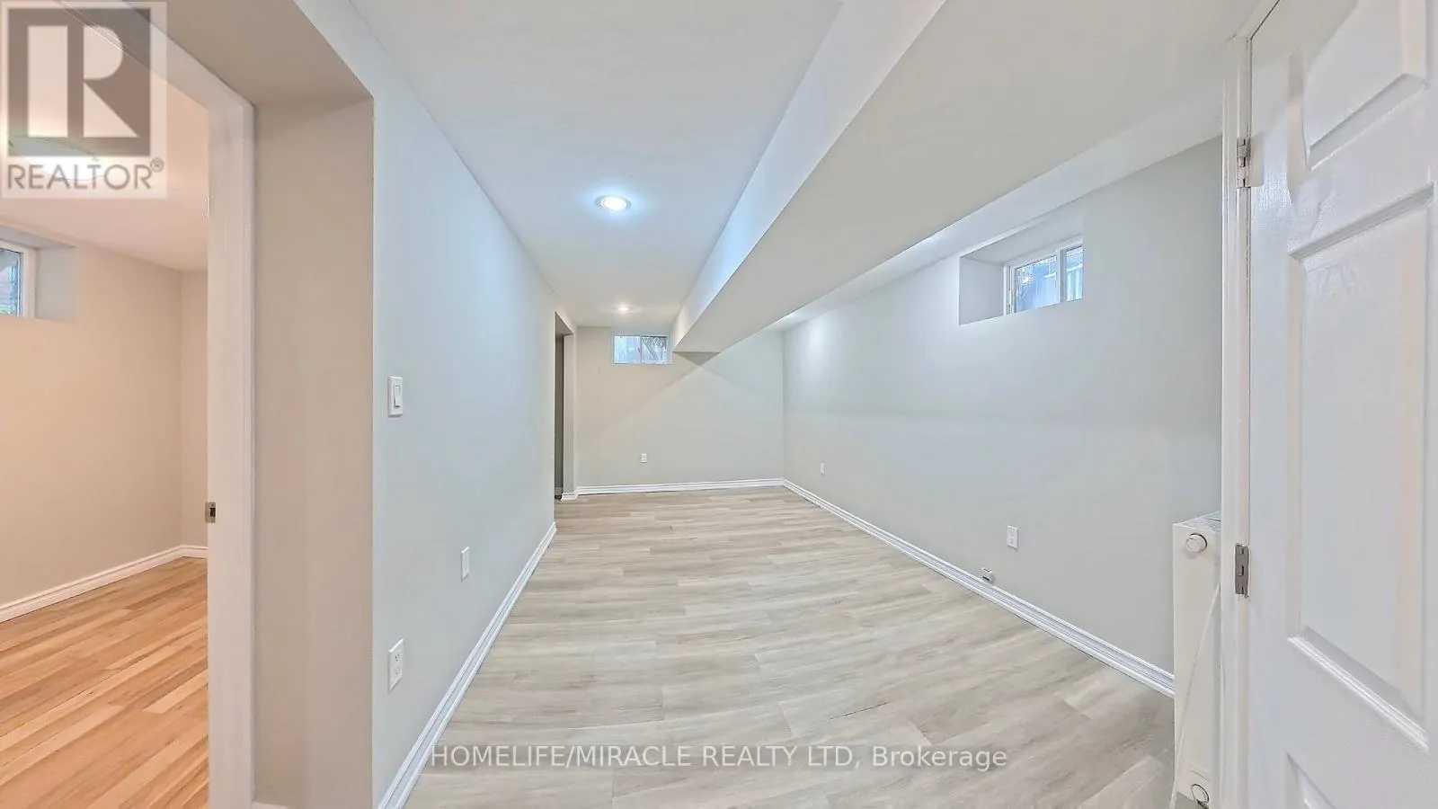 25 SPADINA AVENUE