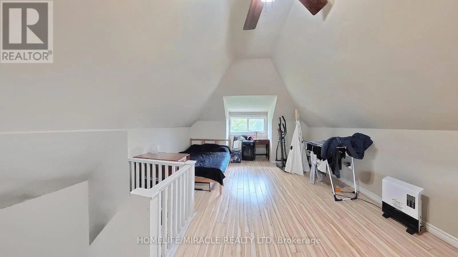 25 SPADINA AVENUE