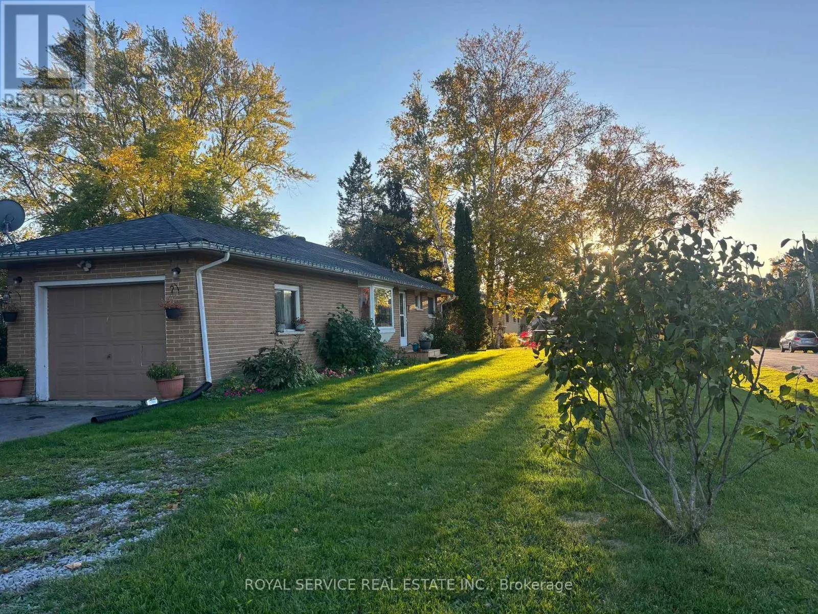 50 STREAMSIDE DRIVE