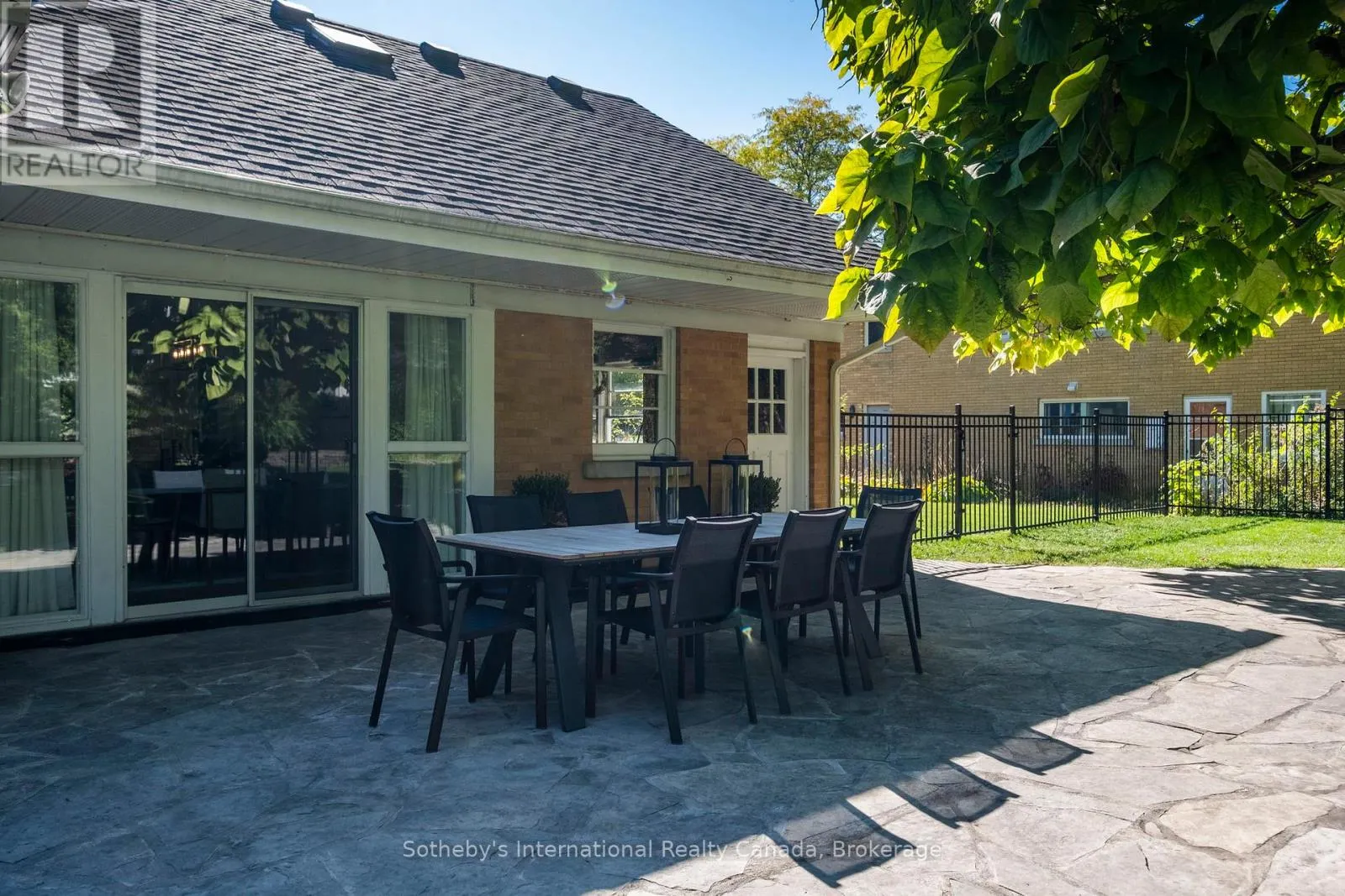 284 UNION BOULEVARD