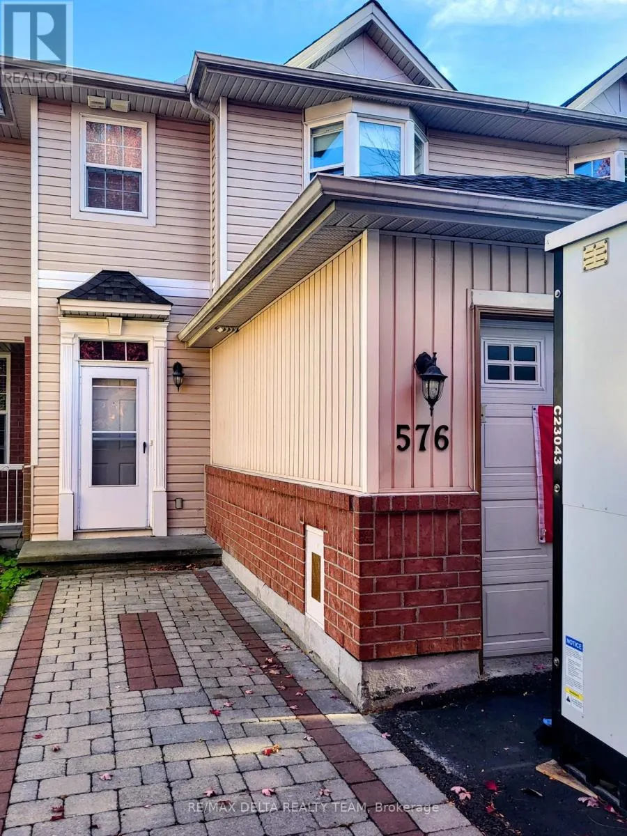 576 ABERFOYLE CIRCLE