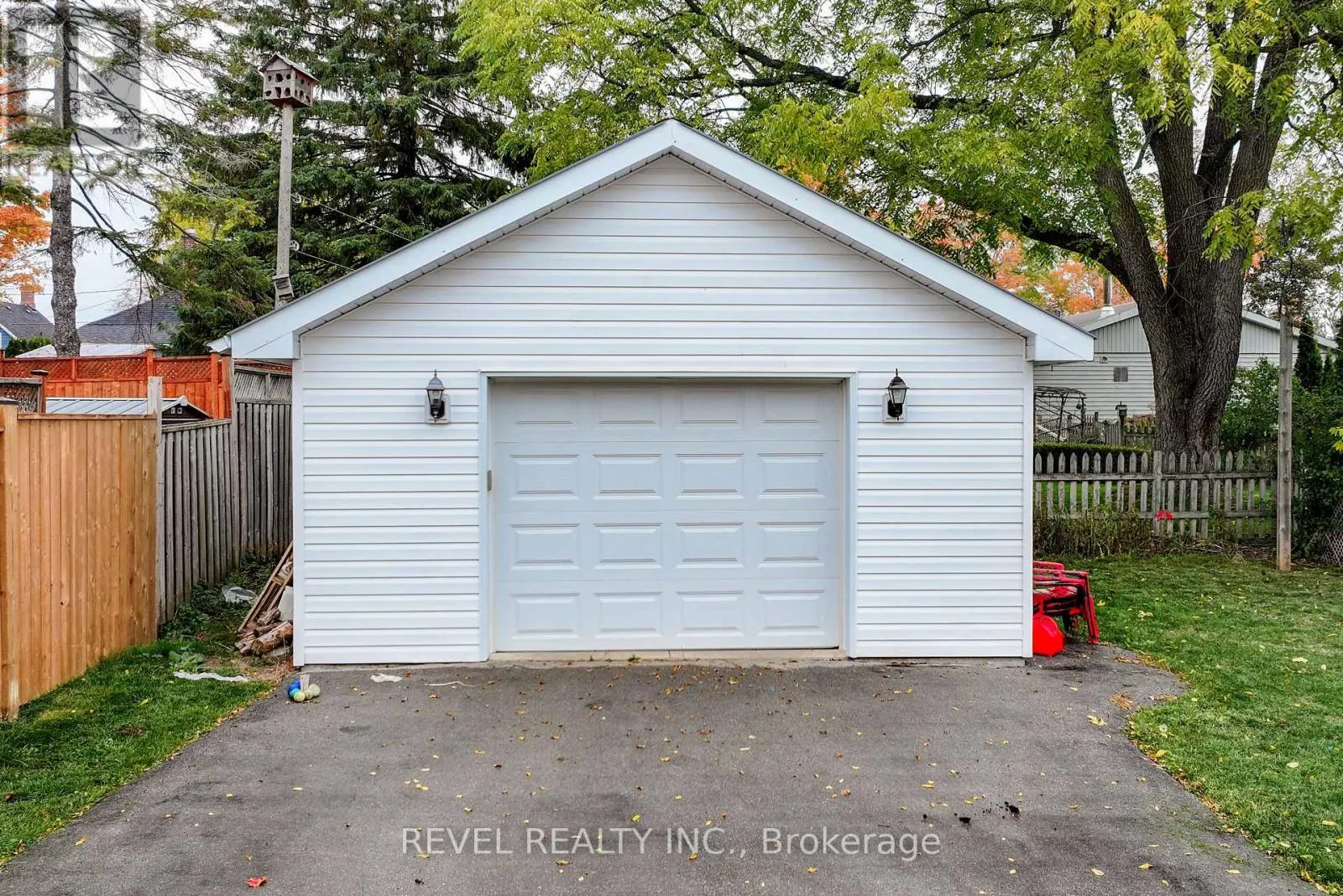 20 DIVISION STREET
