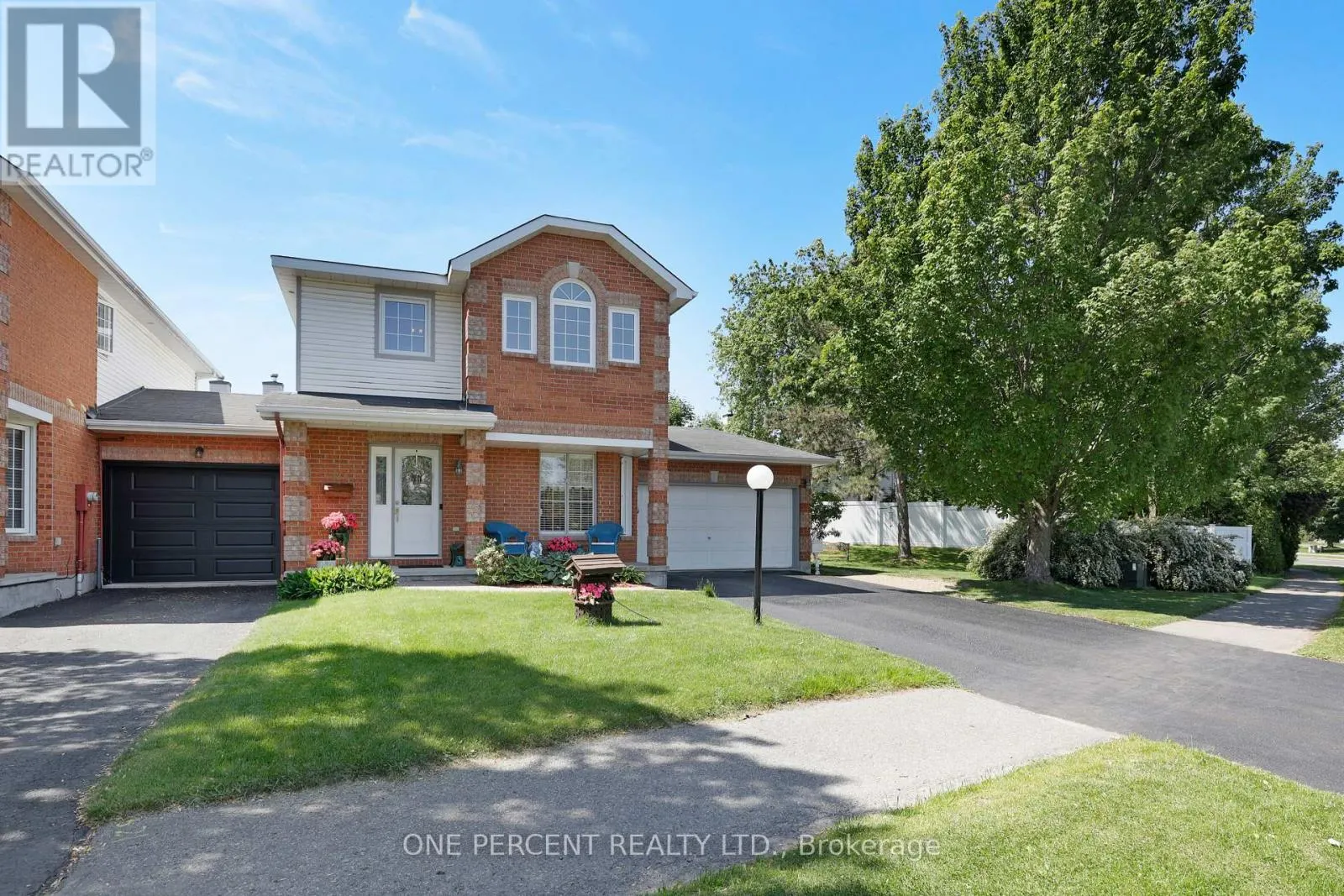 127 BRIDLEWOOD DRIVE