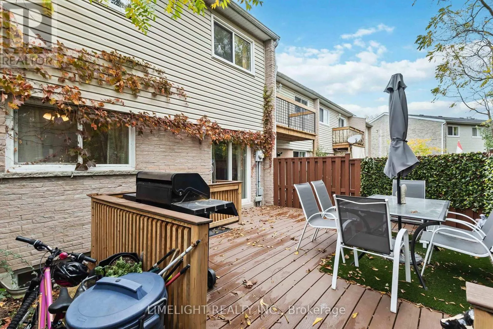 18 - 669 OSGOODE DRIVE, #18