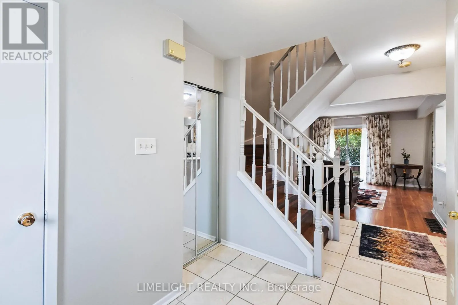 18 - 669 OSGOODE DRIVE, #18