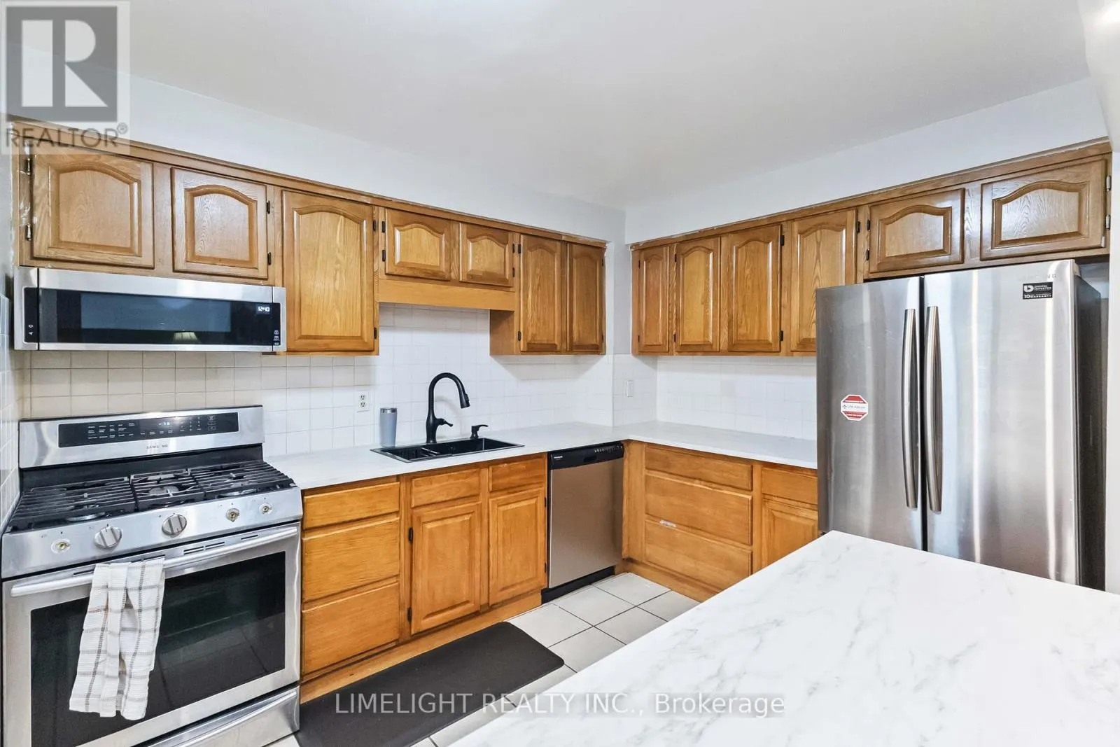 18 - 669 OSGOODE DRIVE, #18
